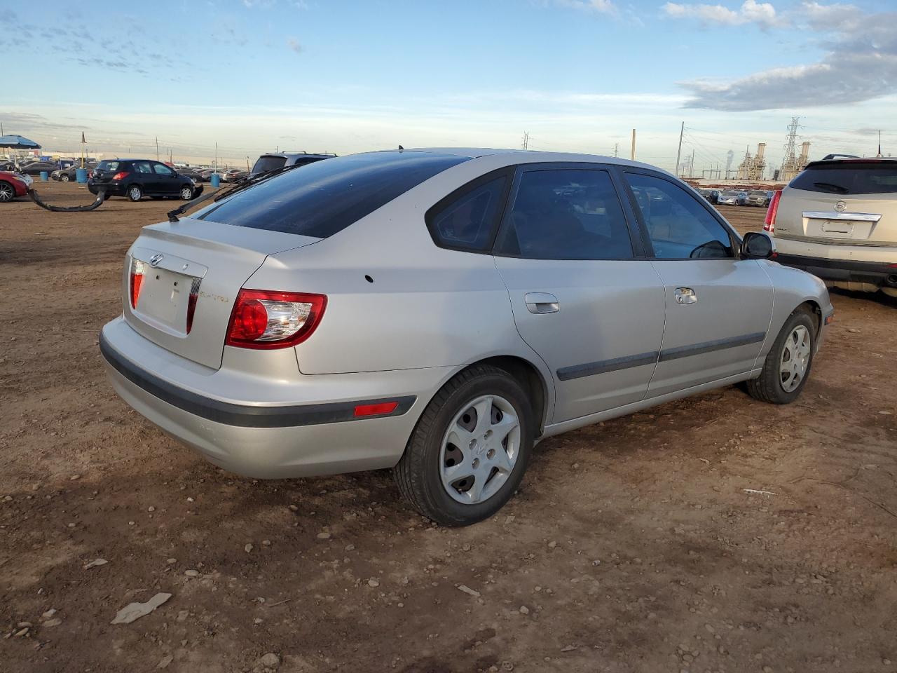 Image 3 of 2005 HYUNDAI ELANTRA GLS 2005 with VIN KMHDN56D35U158032