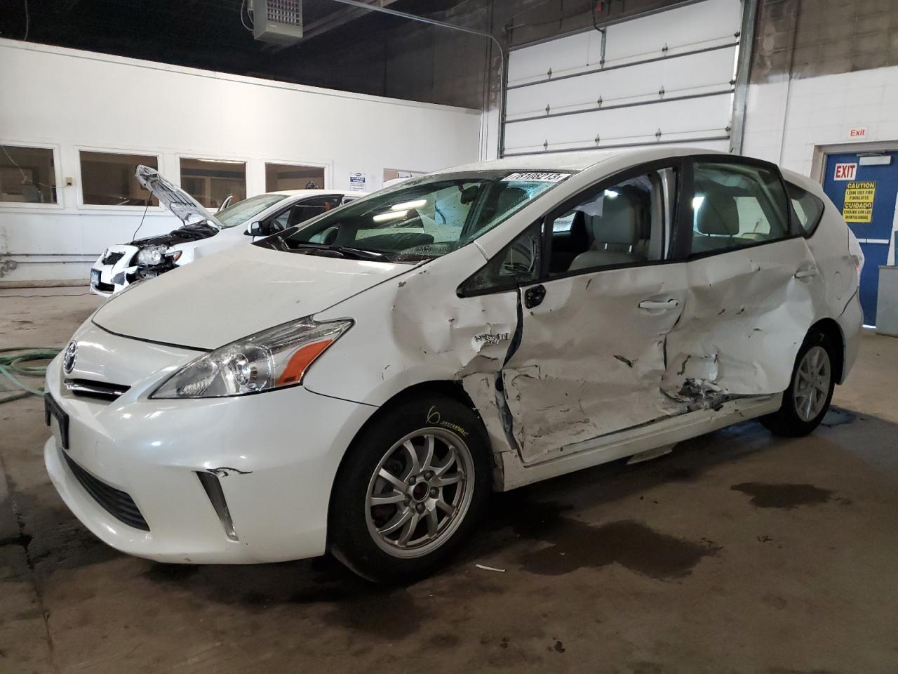 Image 1 of 2012 TOYOTA PRIUS V  2012 with VIN JTDZN3EU5C3163381