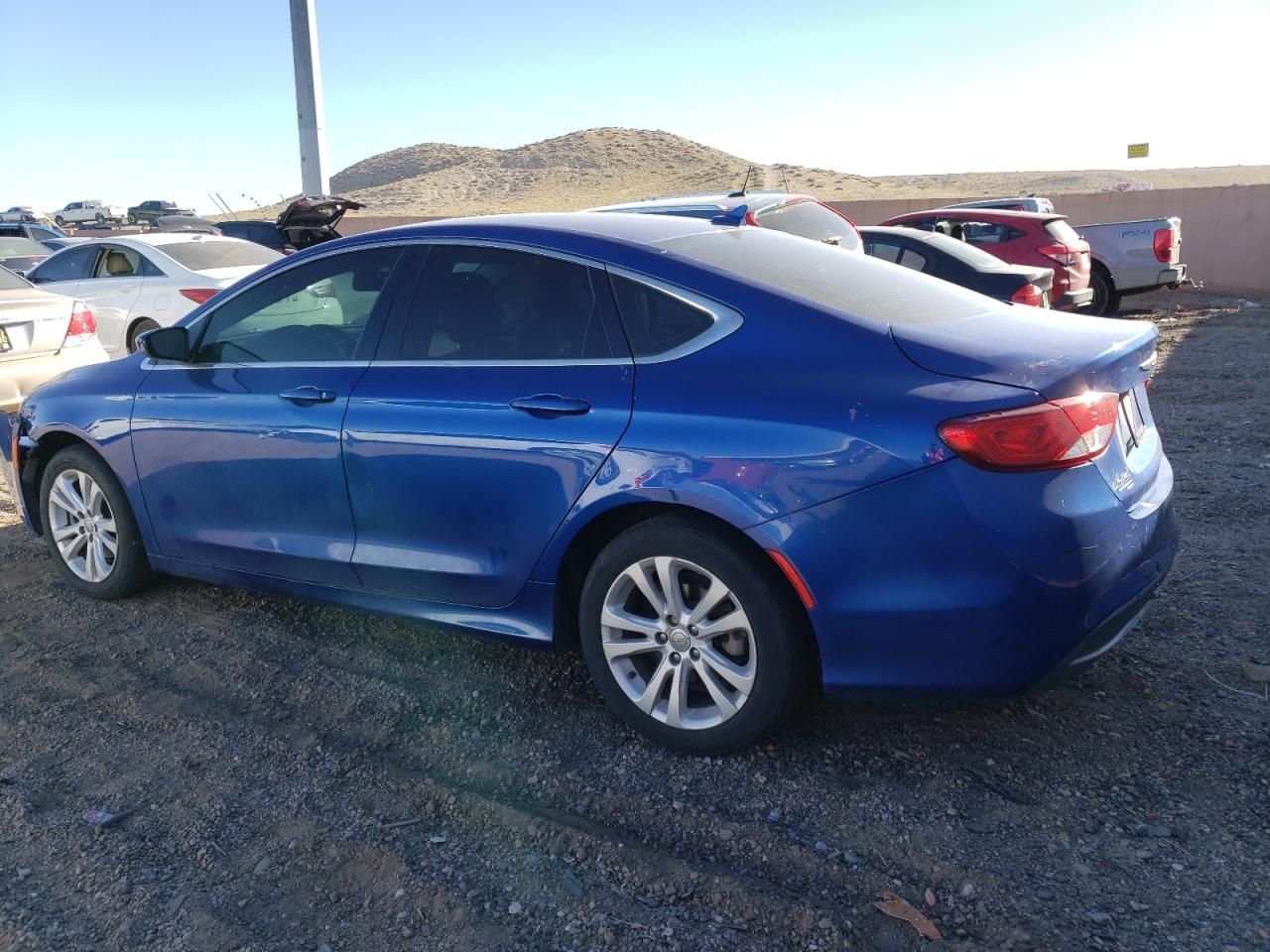 Obraz 2 z 2017 CHRYSLER 200 LIMITED 2017 z VIN 1C3CCCAB5HN500423