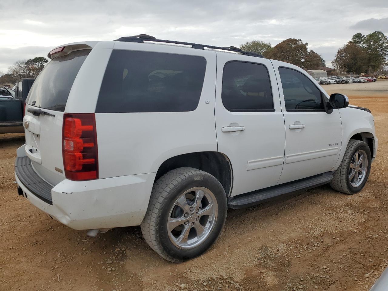 Image 3 of 2011 CHEVROLET TAHOE K1500 LT 2011 with VIN 1GNSKBE09BR369713