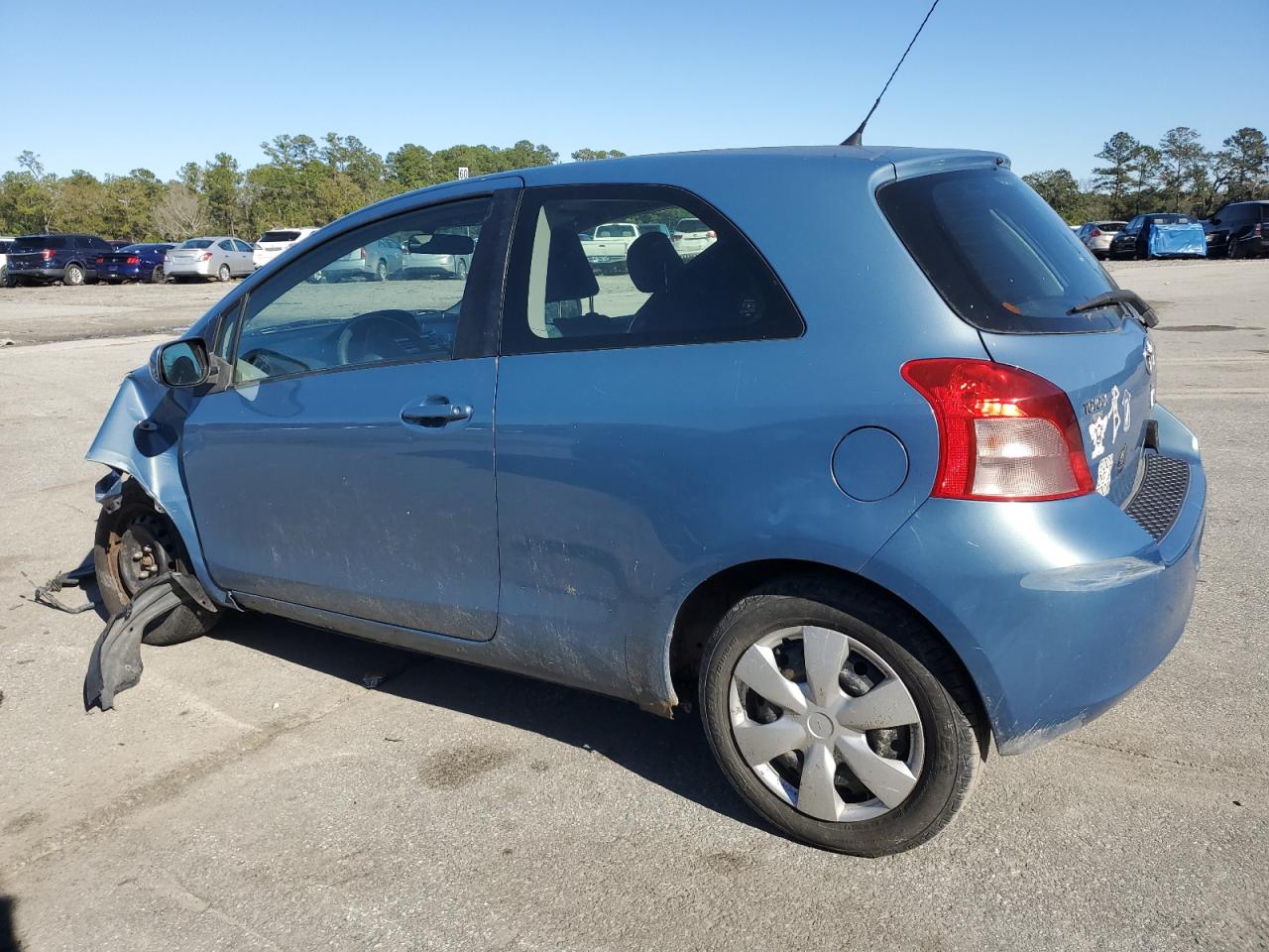 Image 2 of 2007 TOYOTA YARIS  2007 with VIN JTDJT923775117868