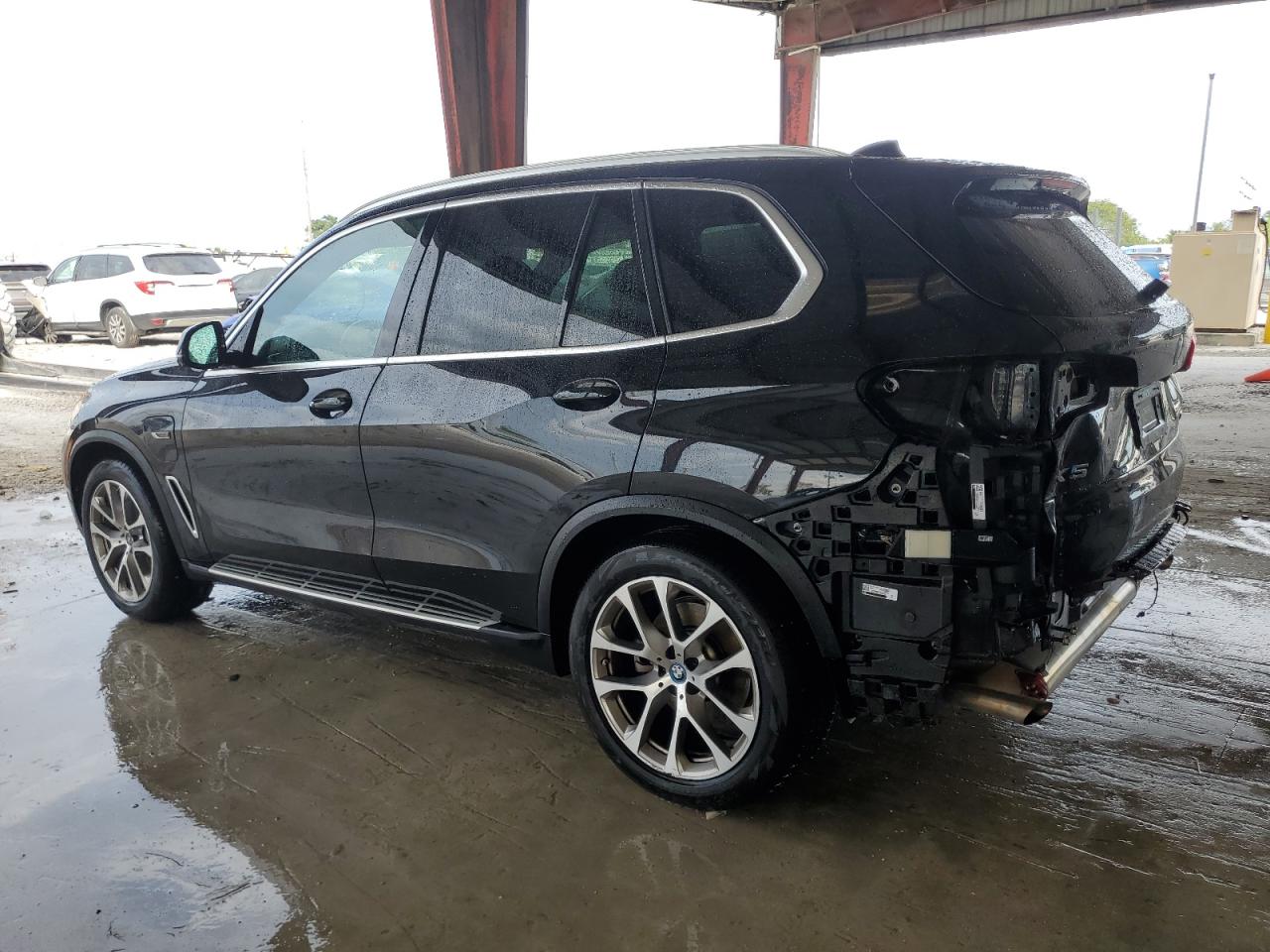 Изображение 2 2023 BMW X5 XDRIVE45E 2023 с VIN 5UXTA6C04P9N50315