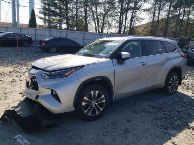 Obraz 1 z 2022 TOYOTA HIGHLANDER XLE 2022 z VIN 5TDGZRBH9NS173709