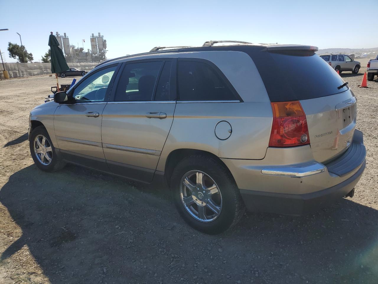 Image 2 of 2004 CHRYSLER PACIFICA  2004 with VIN 2C8GF68414R549823