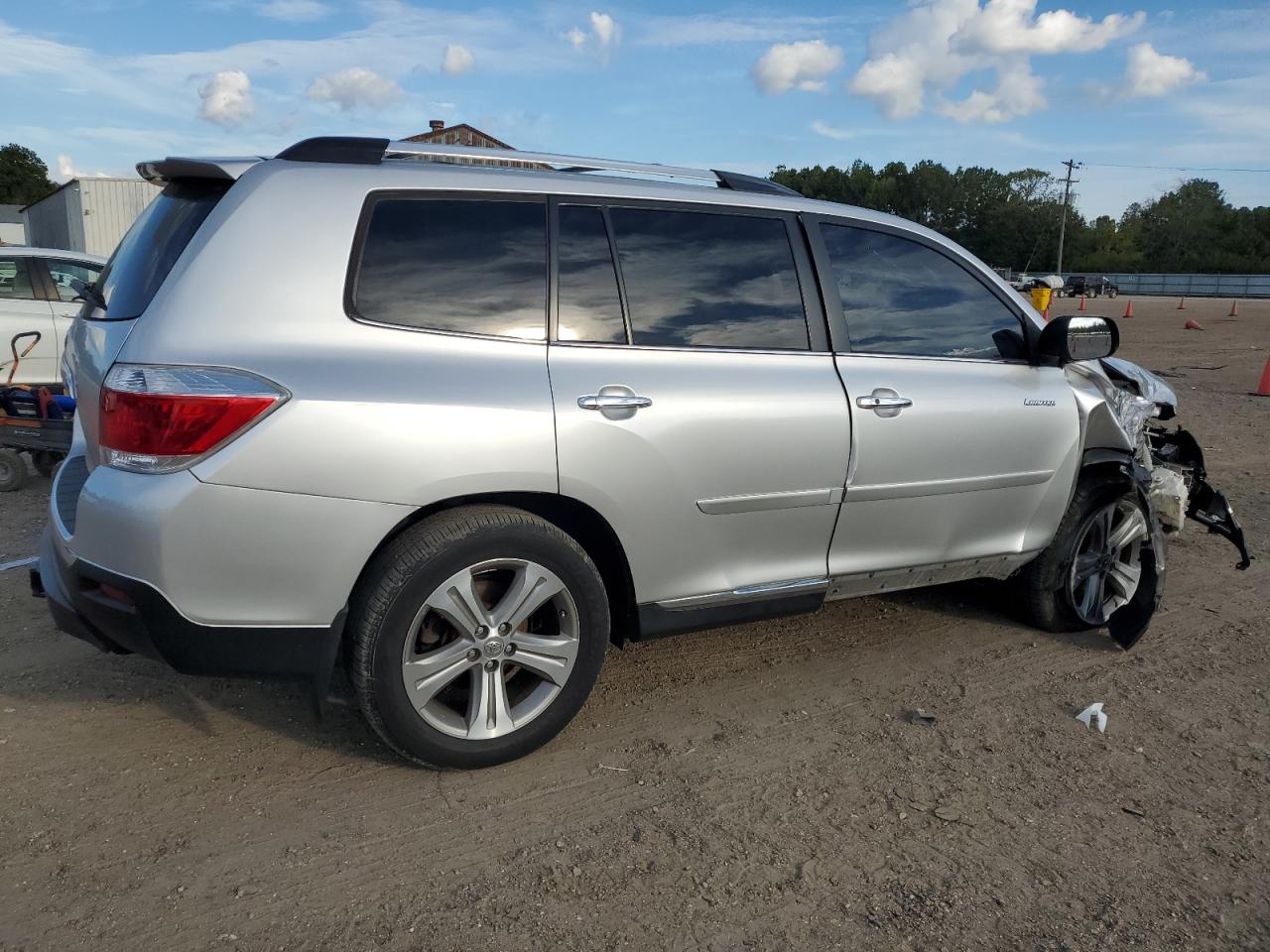 Image 3 of Toyota Highlander Limited 2013 with VIN 5TDDK3EH9DS243899