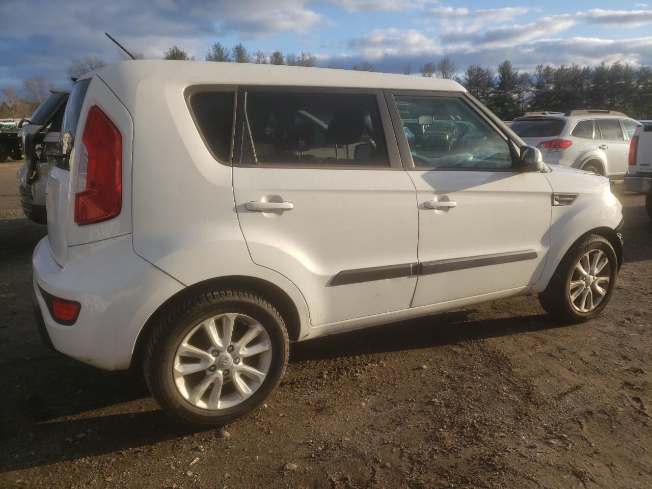 Obraz 3 z 2012 KIA SOUL + 2012 z VIN KNDJT2A60C7456795
