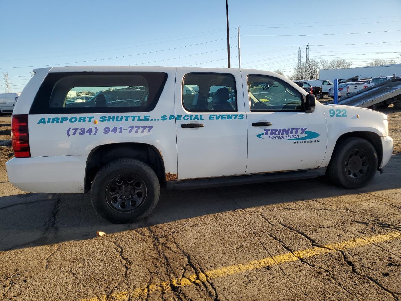 Image 3 of 2008 CHEVROLET SUBURBAN C1500  LS 2008 with VIN 1GNFC16098J246282