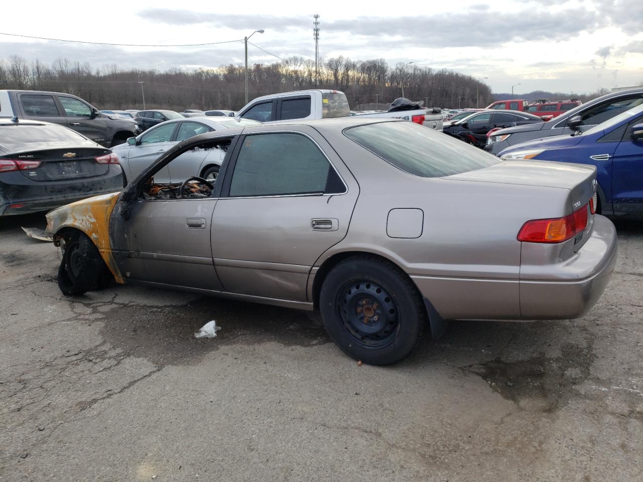 Image 2 of 2001 TOYOTA CAMRY CE 2001 with VIN 4T1BG22KX1U098281