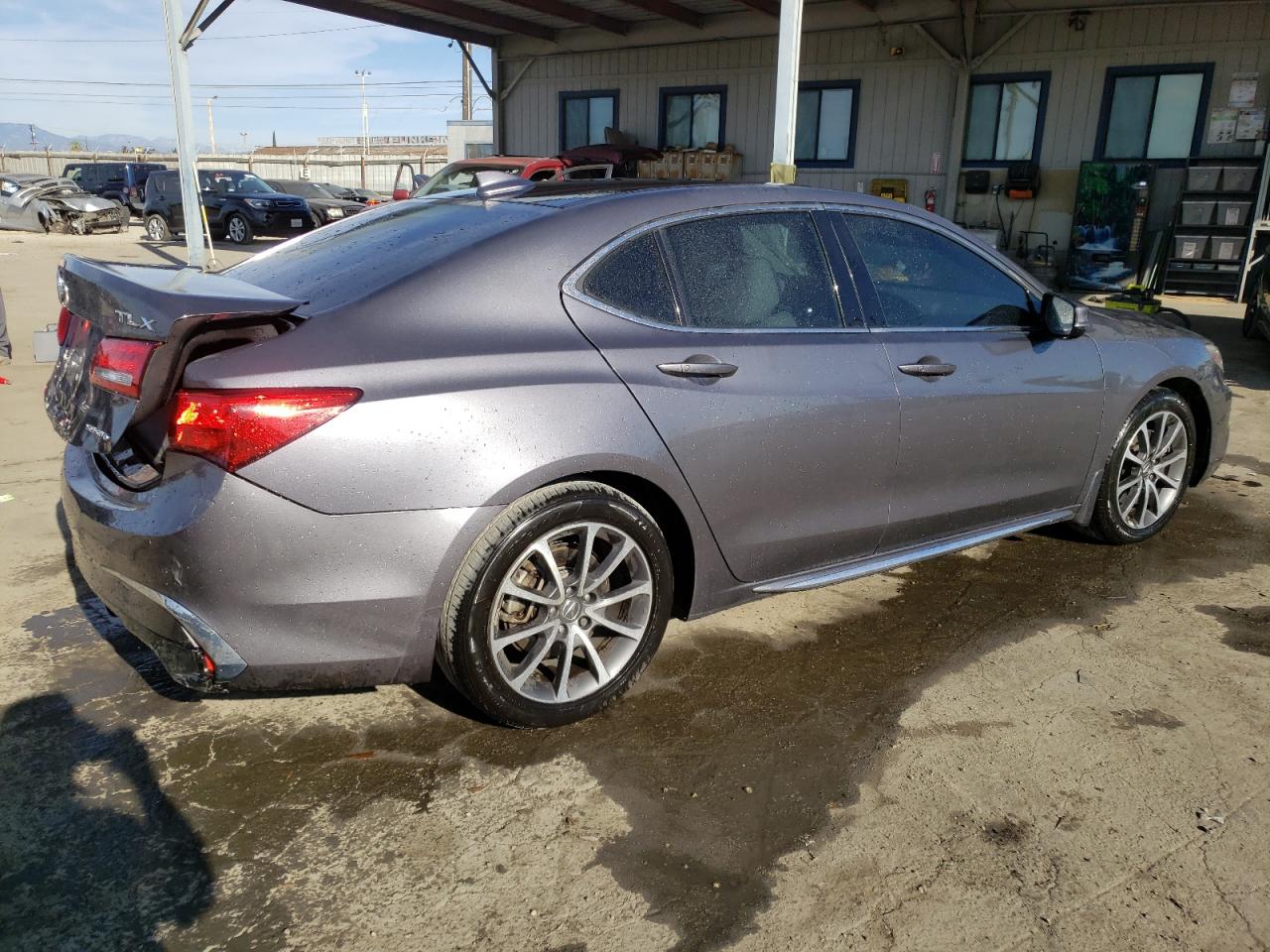 Изображение 3 2018 ACURA TLX TECH 2018 с VIN 19UUB3F55JA002307