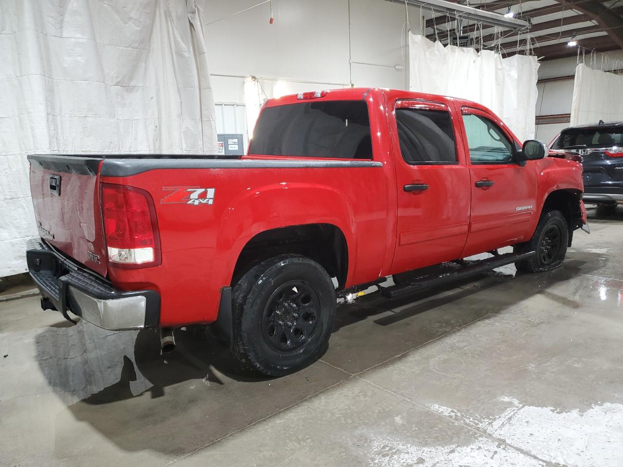 Image 3 of 2011 GMC SIERRA K1500 SLE 2011 with VIN 3GTP2VE36BG366875