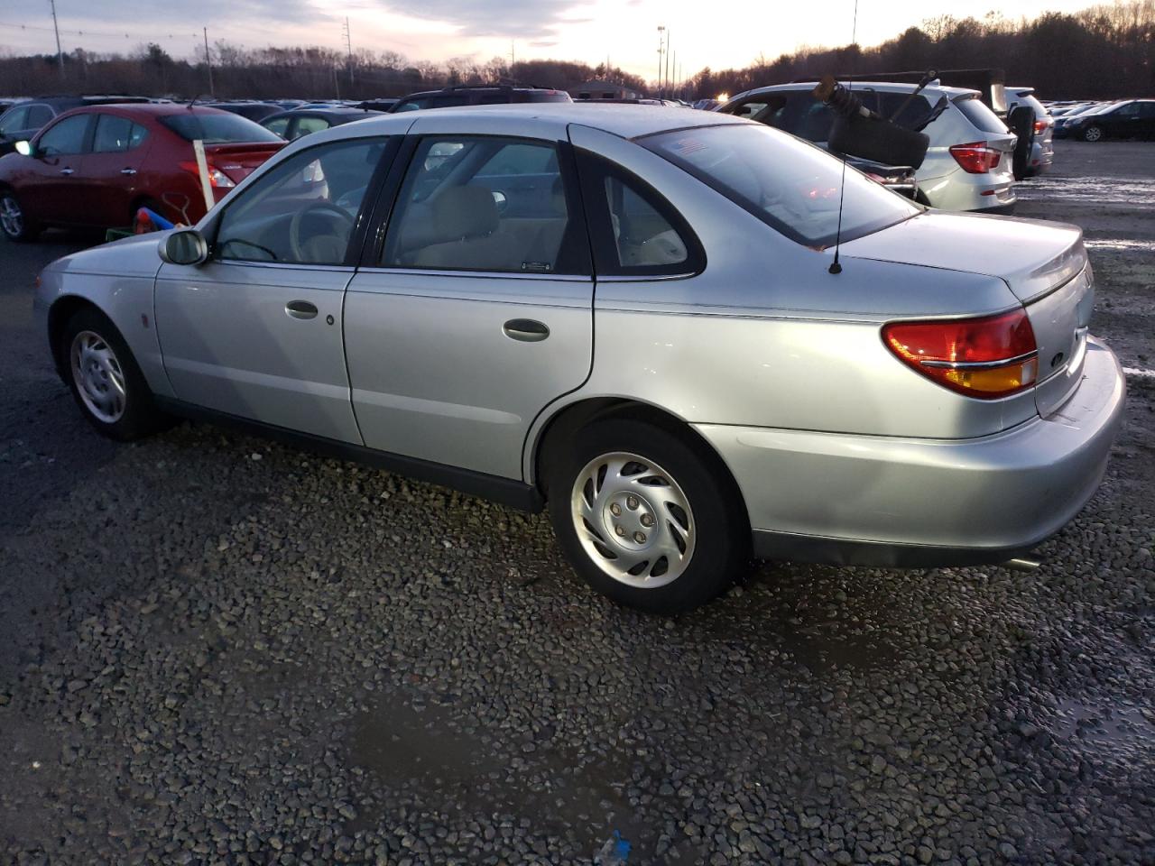 Image 2 of 2001 SATURN L100  2001 with VIN 1G8JS52FX1Y515243