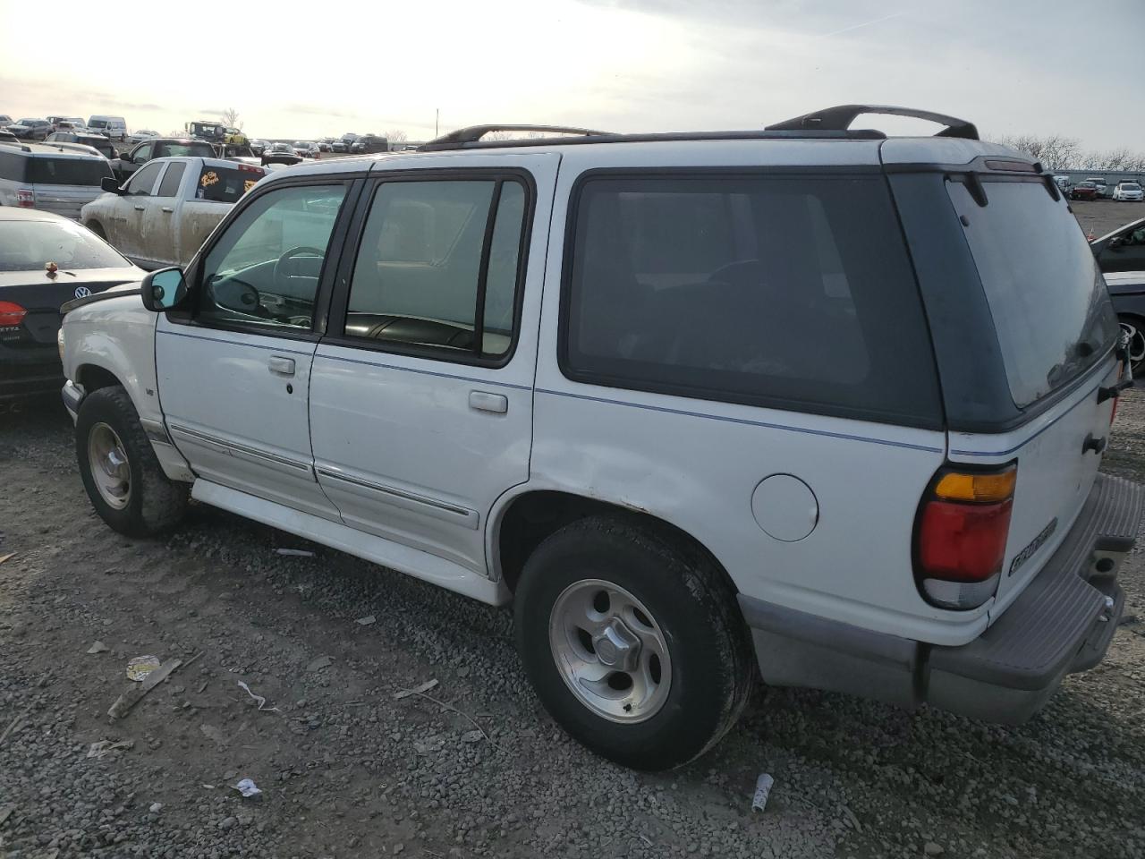 Image 2 of 1996 FORD EXPLORER  1996 with VIN 1FMDU34X0TUD17574