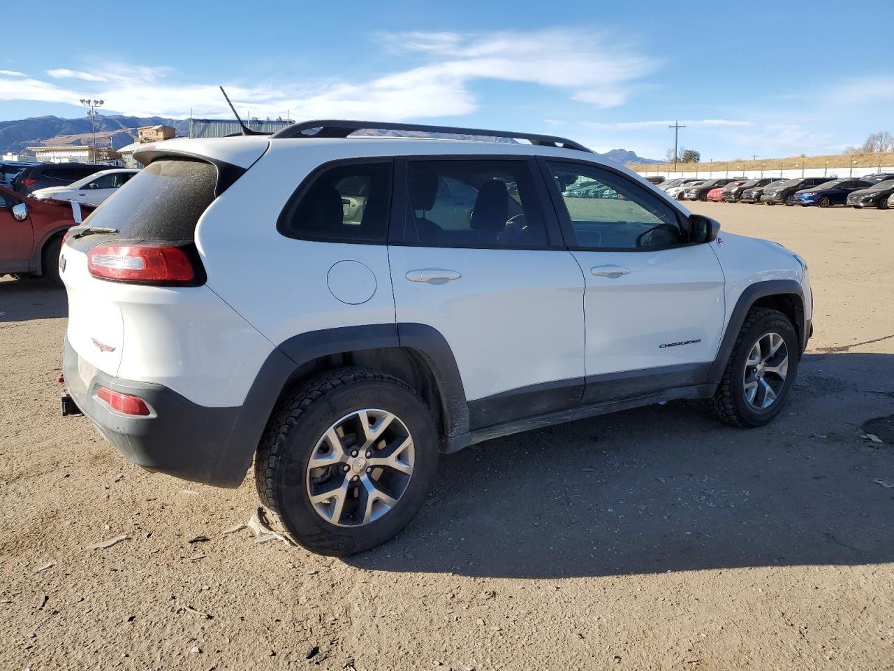 Image 3 of 2014 JEEP CHEROKEE TRAILHAWK 2014 with VIN 1C4PJMBS5EW180923