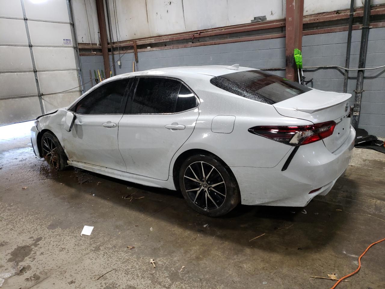 Изображение 2 2023 TOYOTA CAMRY SE NIGHT SHADE 2023 с VIN 4T1G11AK9PU101845