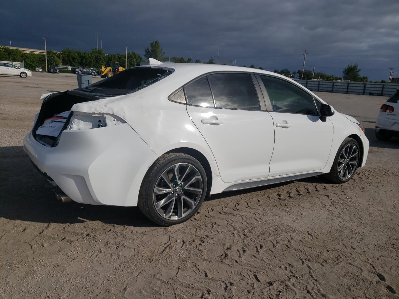 Изображение 3 2020 TOYOTA COROLLA SE 2020 с VIN 5YFS4RCE3LP020732