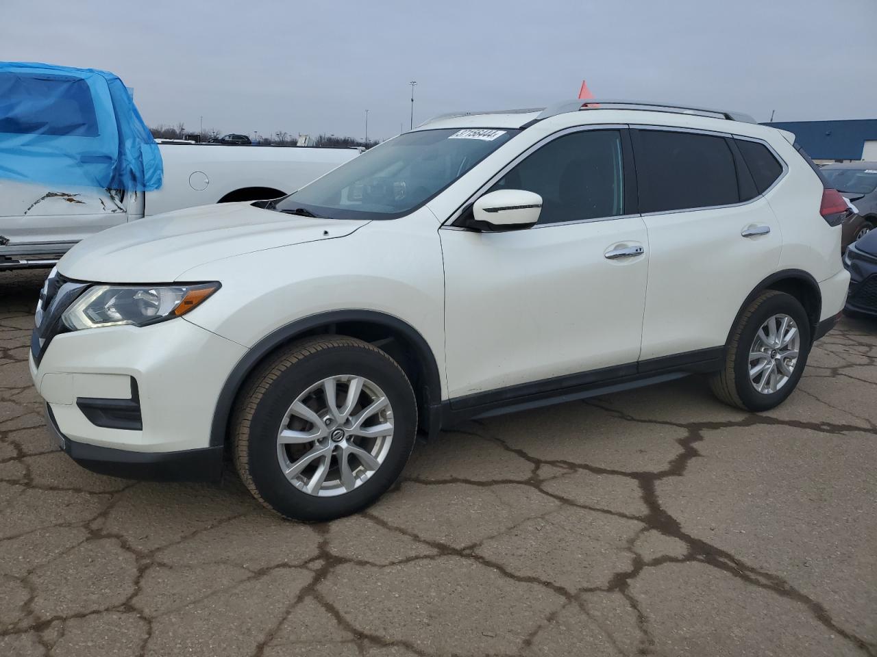 Obraz 1 z 2017 NISSAN ROGUE SV 2017 z VIN 5N1AT2MV1HC745911