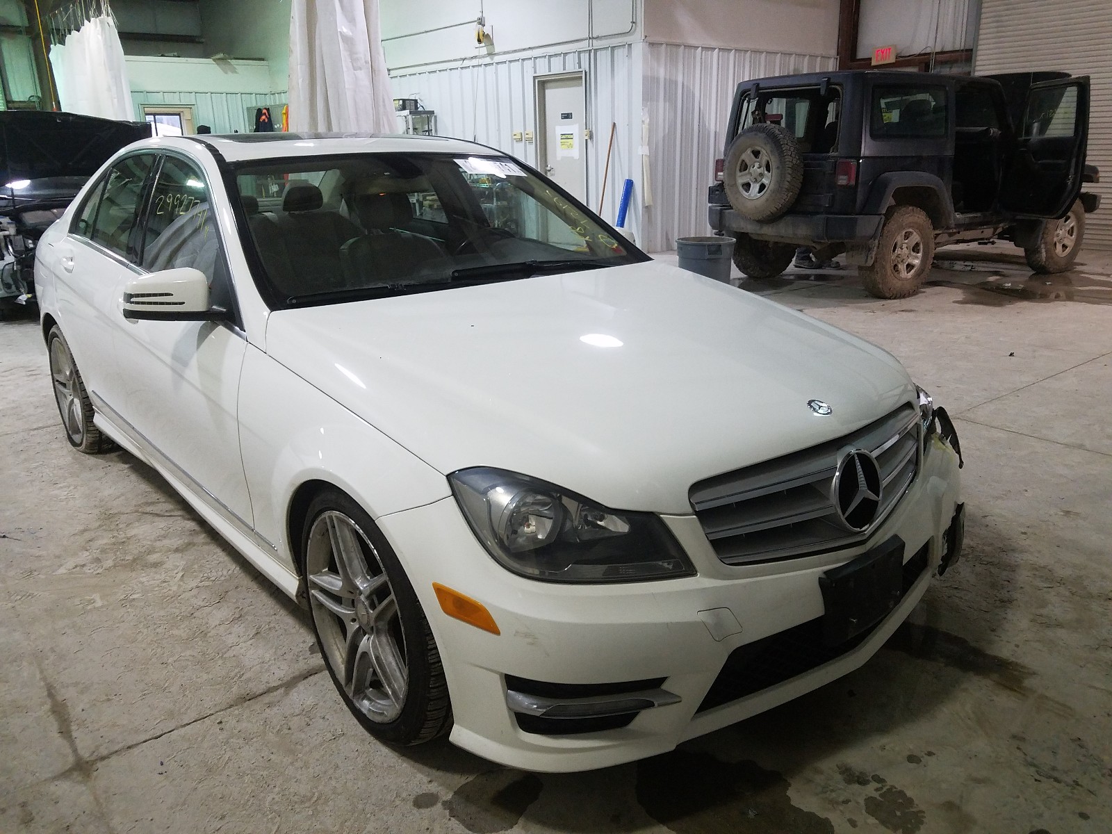 Изображение 1 2013 MERCEDES-BENZ C 300 4MATIC 2013 с VIN WDDGF8AB7DR263721
