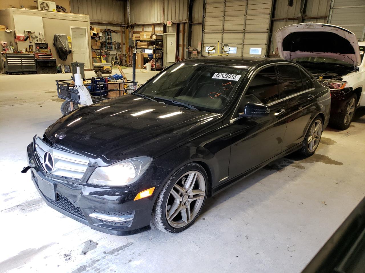Obraz 1 z 2013 MERCEDES-BENZ C 300 4MATIC 2013 z VIN WDDGF8AB7DR265419