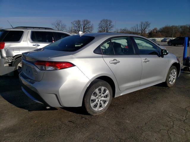 Obraz 3 z 2022 TOYOTA COROLLA LE 2022 z VIN JTDEPMAE9NJ222122