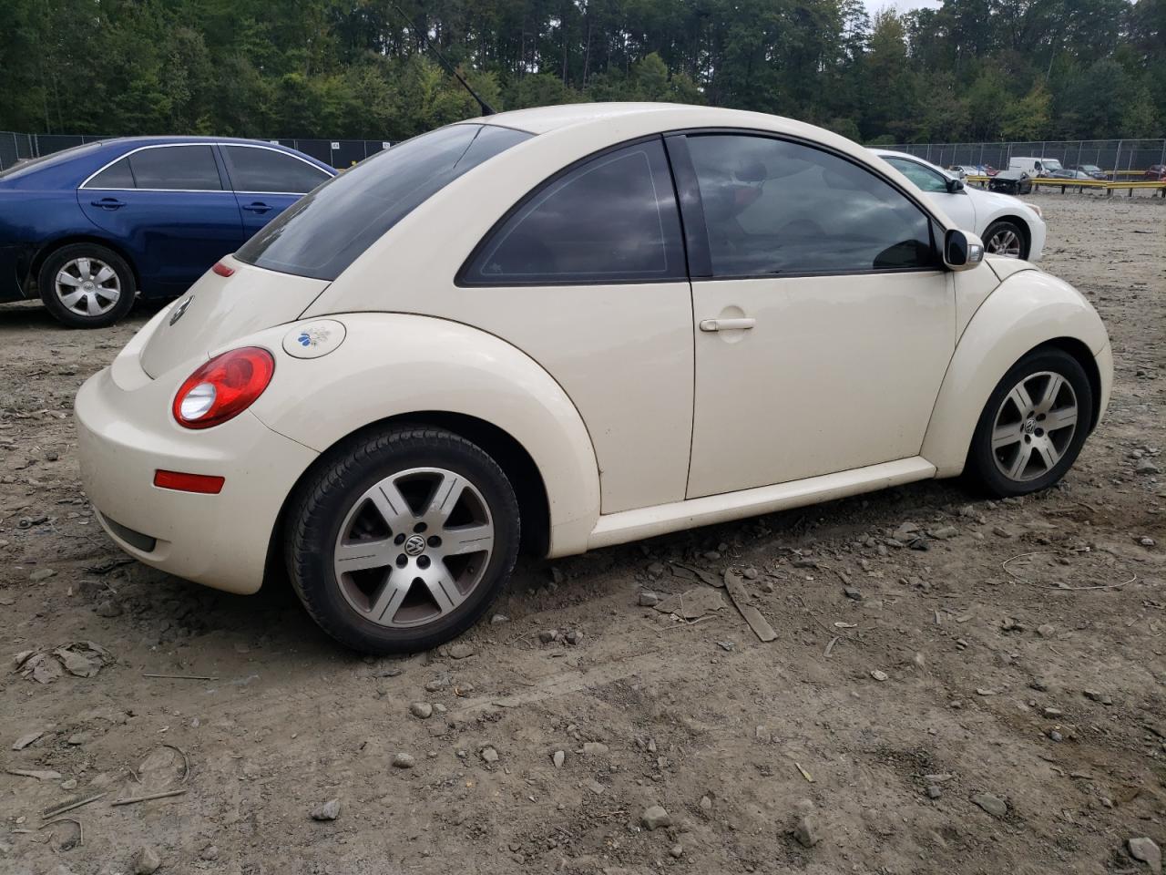 Obraz 3 z 2006 VOLKSWAGEN NEW BEETLE 2.5L OPTION PACKAGE 1 2006 z VIN 3VWRW31CX6M409240