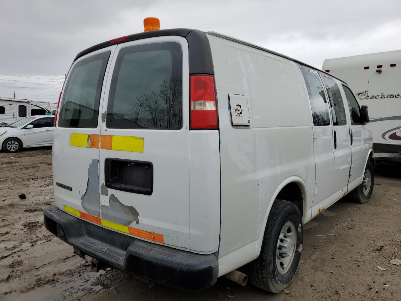 Image 3 of 2008 CHEVROLET EXPRESS G3500  2008 with VIN 1GCHG35KX81145661