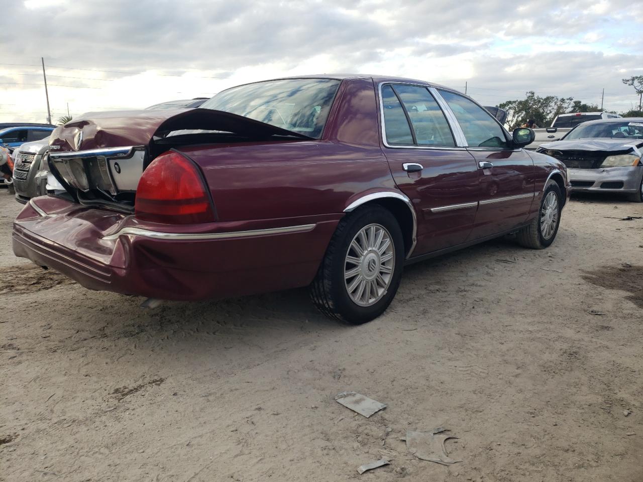 Изображение 3 2008 MERCURY GRAND MARQUIS LS 2008 с VIN 2MEFM75V98X658892