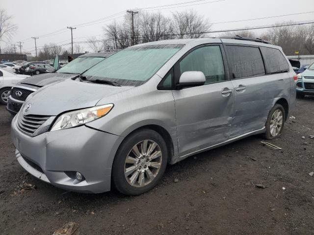Изображение 2014 TOYOTA SIENNA XLE 2014