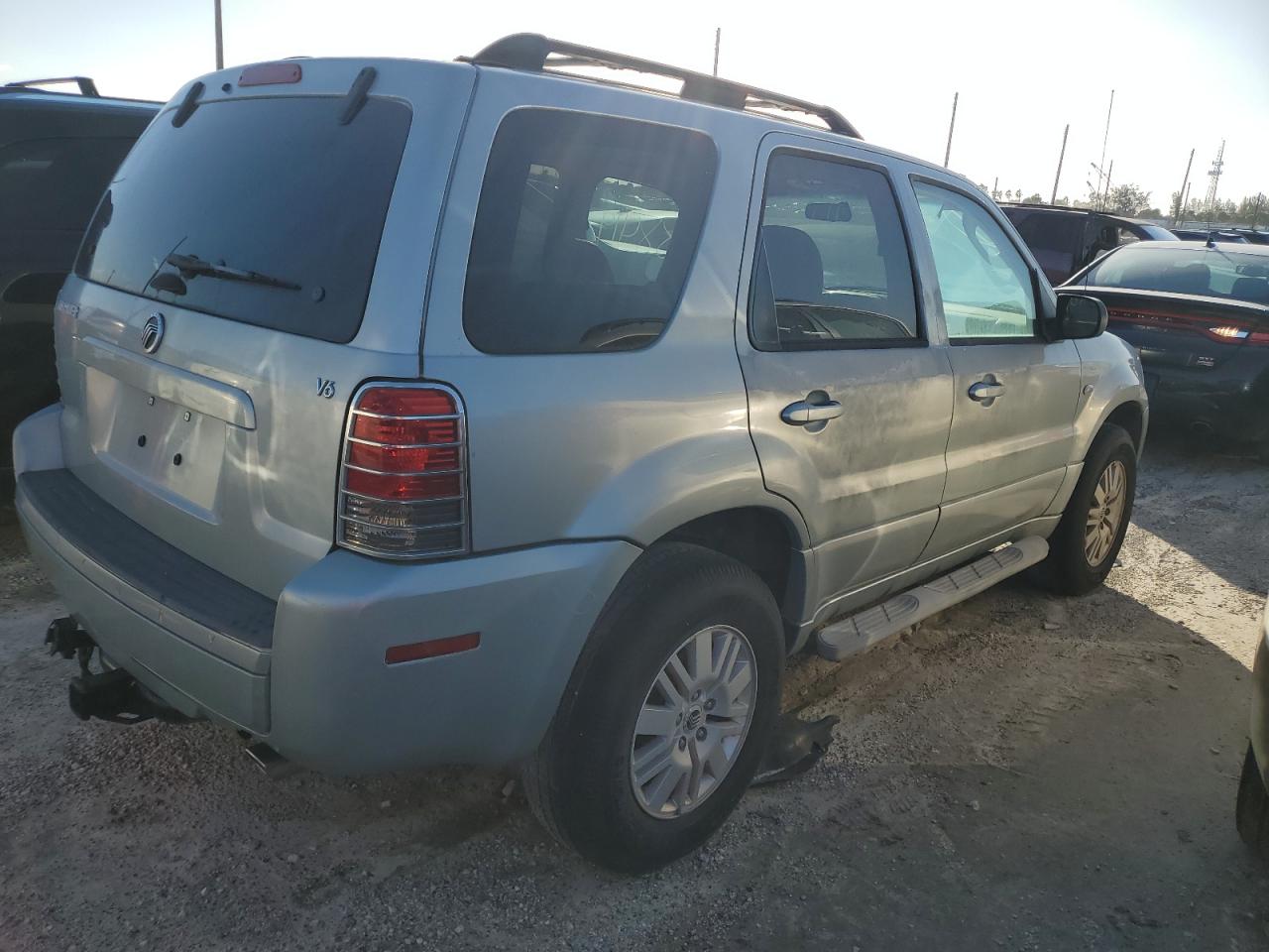 Image 3 of 2005 MERCURY MARINER  2005 with VIN 4M2YU56105DJ29970