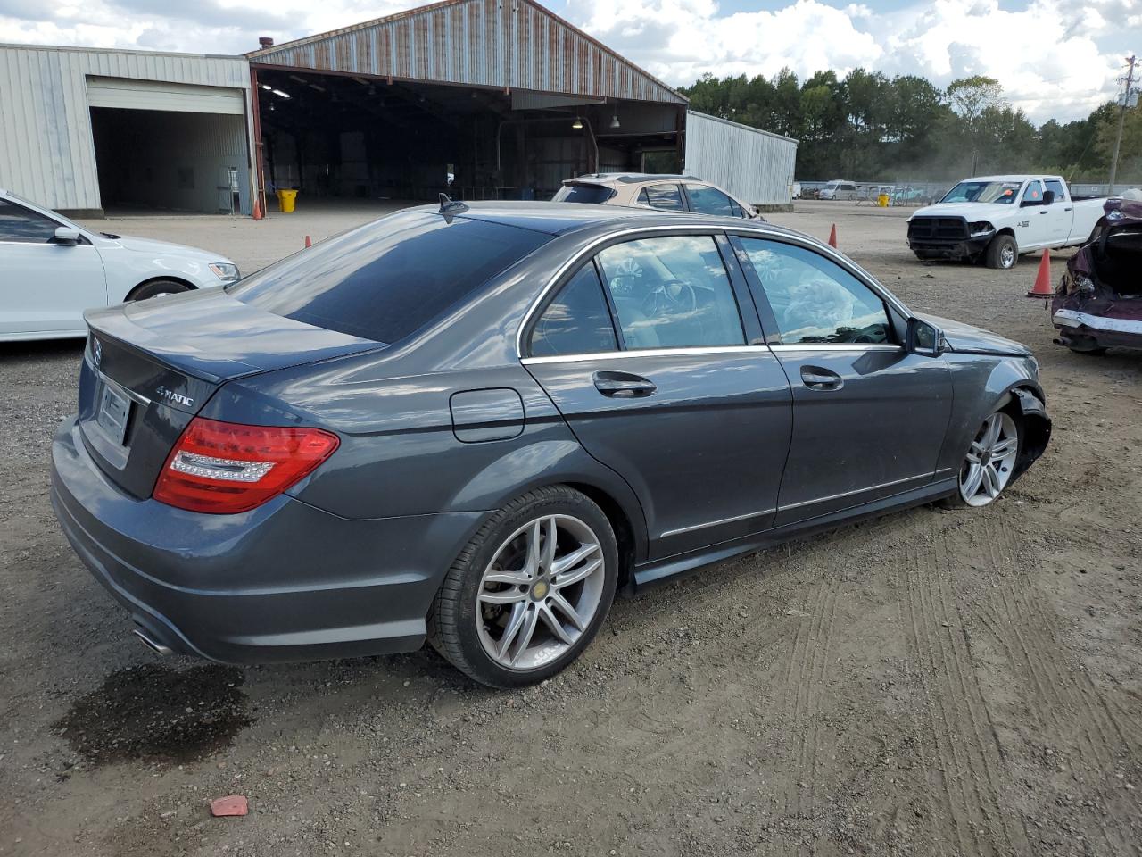 Изображение 3 2014 MERCEDES-BENZ C 300 4MATIC 2014 с VIN WDDGF8AB9ER323256