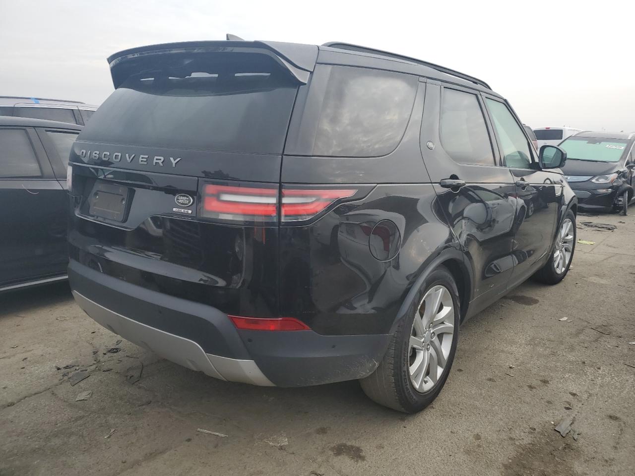 Image 3 of 2019 LAND ROVER DISCOVERY HSE 2019 with VIN SALRR2RV3KA095439