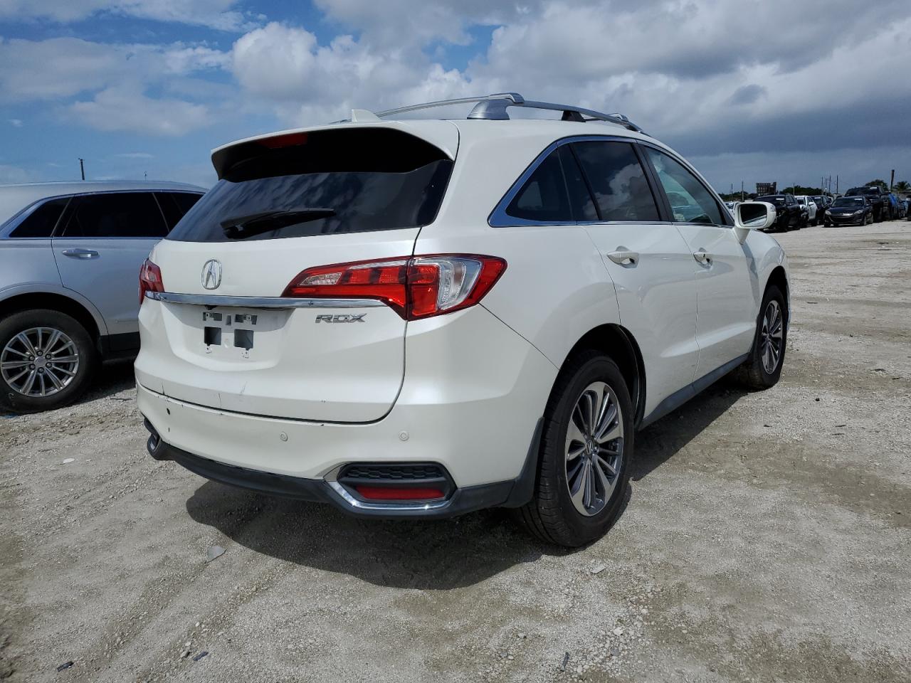 Изображение 3 2017 ACURA RDX ADVANCE 2017 с VIN 5J8TB3H70HL000277