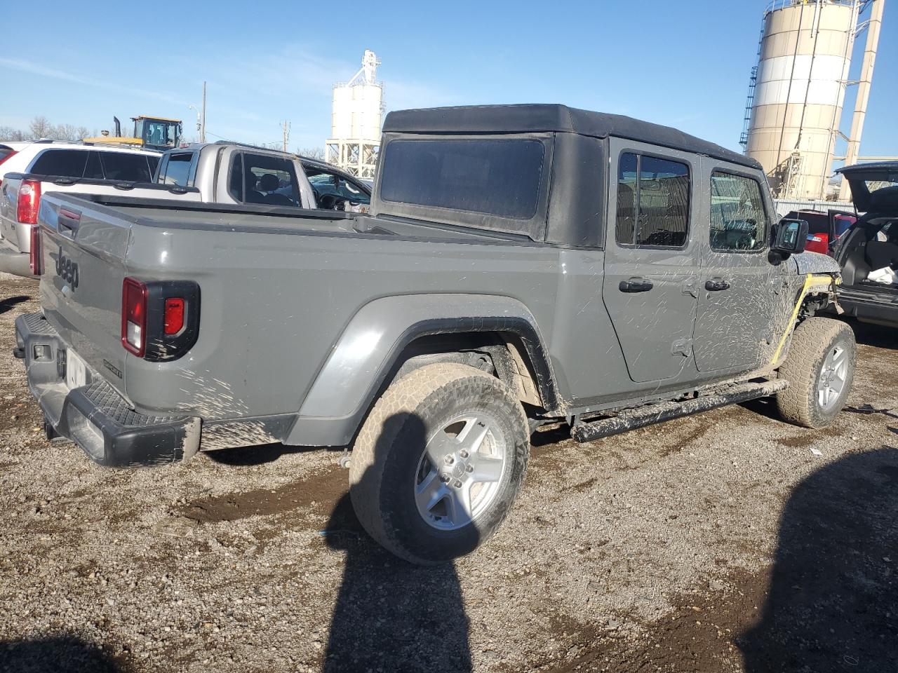 Image 3 of 2020 JEEP GLADIATOR SPORT 2020 with VIN 1C6HJTAG6LL217477