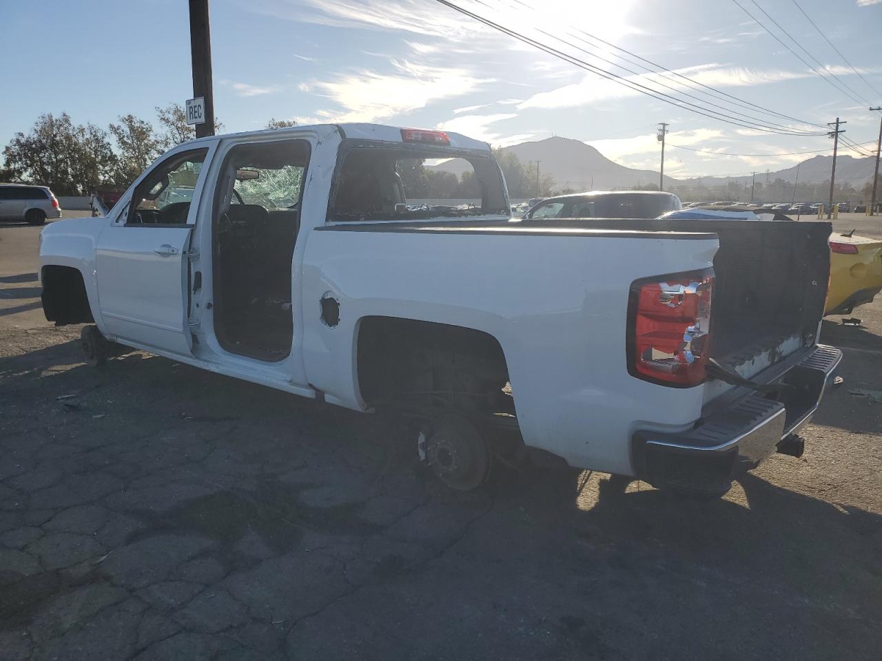 Изображение 2 2017 CHEVROLET SILVERADO C1500 LT 2017 с VIN 3GCPCREC3HG473895