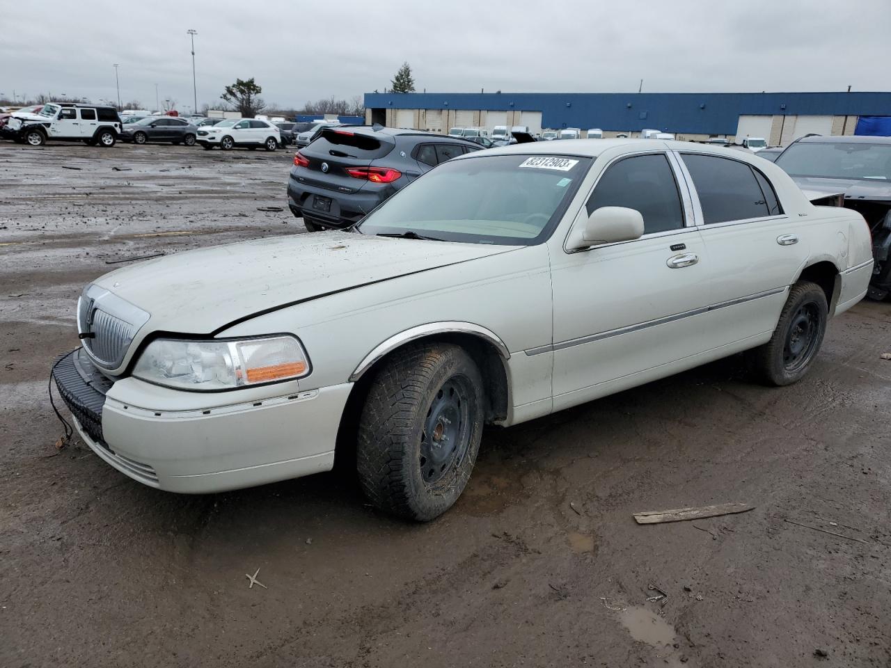 Obraz 1 z 2006 LINCOLN TOWN CAR SIGNATURE 2006 z VIN 1LNHM81V96Y613868