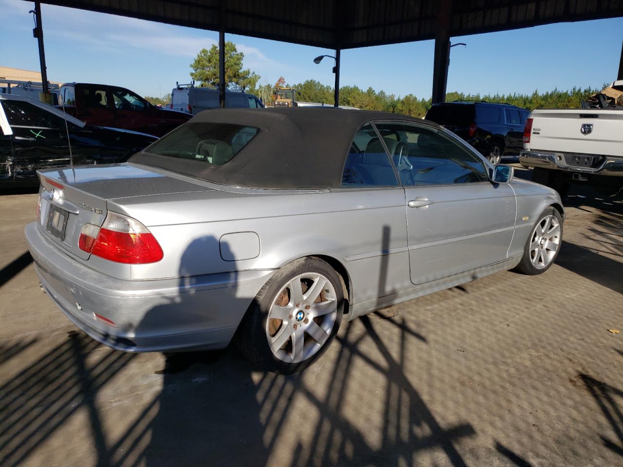 Image 3 of 2002 BMW 325 CI 2002 with VIN WBABS33412JY58882