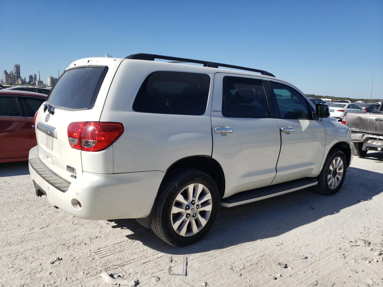 Image 3 of Toyota Sequoia Platinum 2011 with VIN 5TDDW5G11BS042690