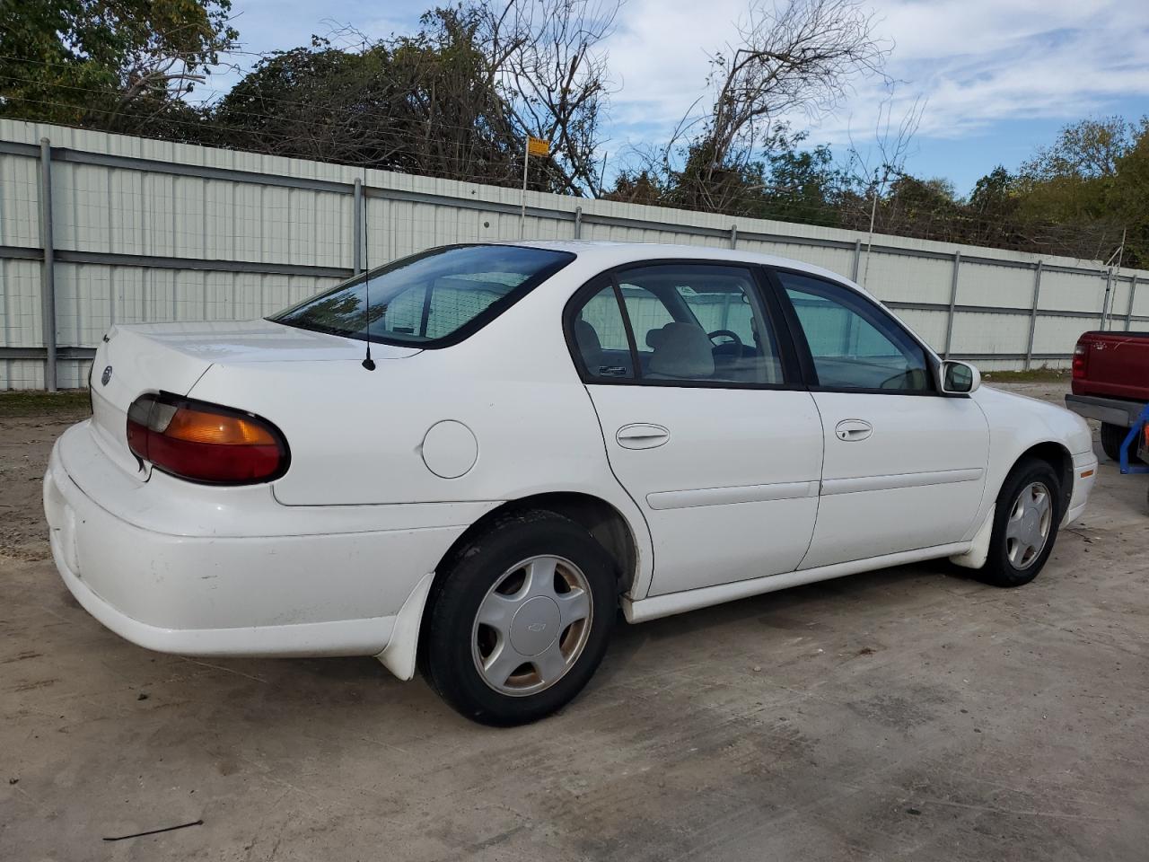 Image 3 of 2000 CHEVROLET MALIBU LS 2000 with VIN 1G1NE52J9Y6339027