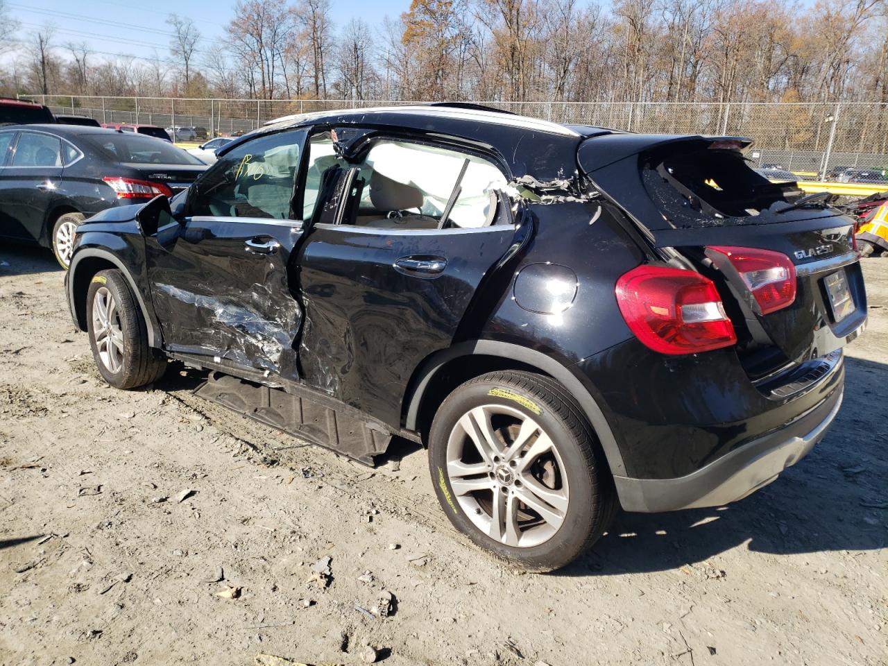 Image 2 of 2019 MERCEDES-BENZ GLA 250 2019 with VIN WDCTG4EB3KU009467