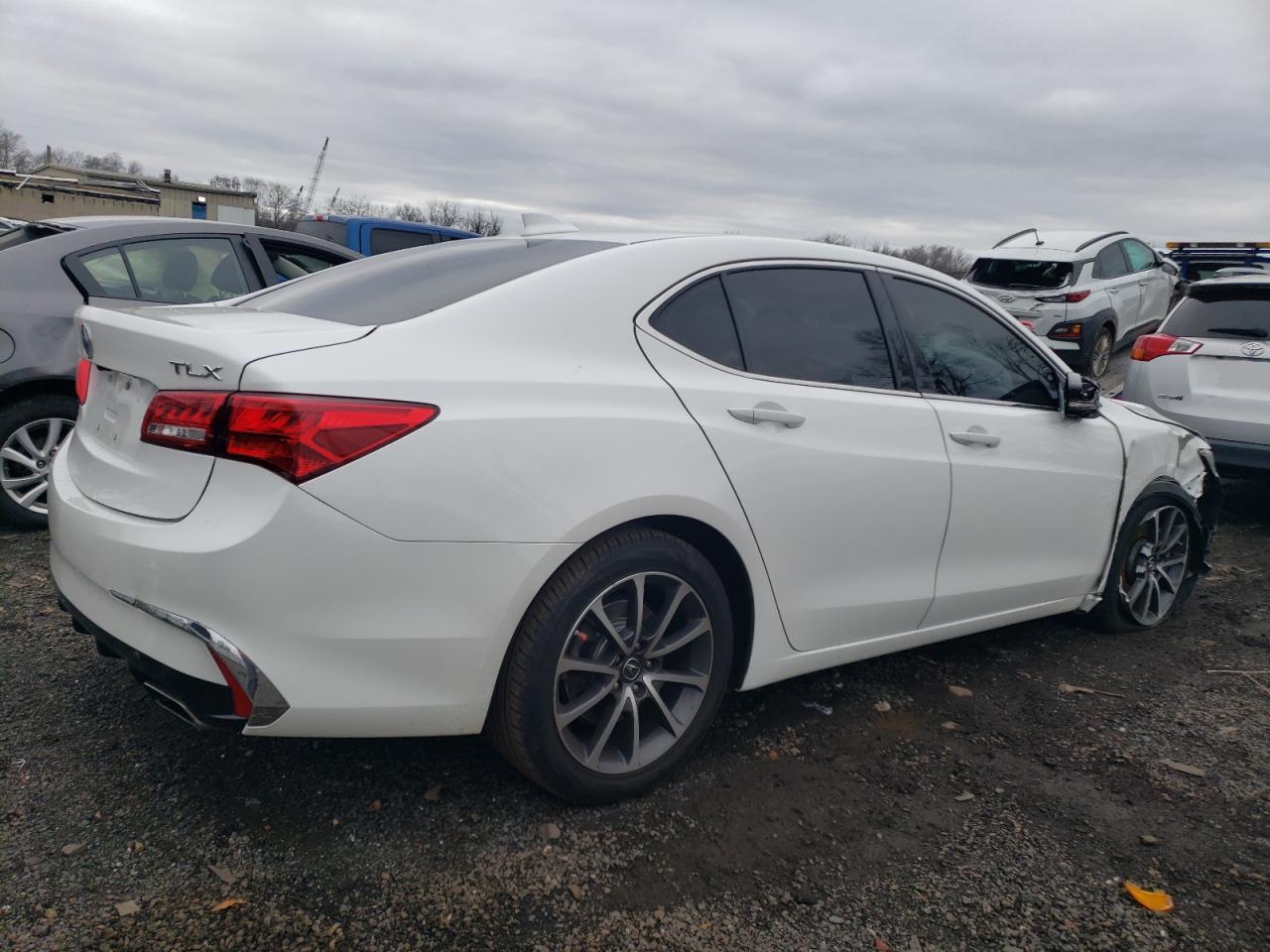Obraz 3 z 2020 ACURA TLX  2020 z VIN 19UUB2F31LA005393