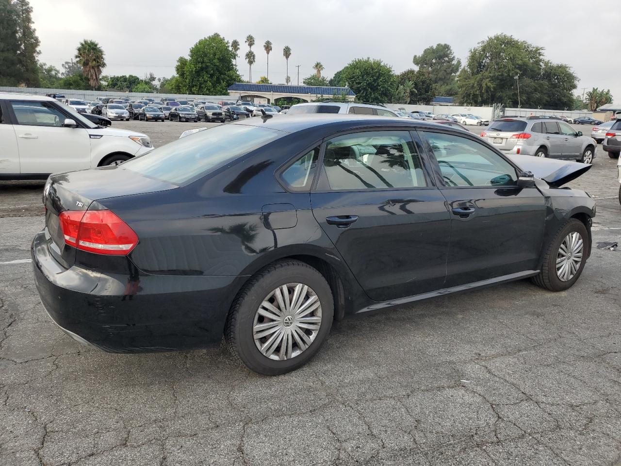 Изображение 3 2014 VOLKSWAGEN PASSAT S 2014 с VIN 1VWAT7A34EC099440