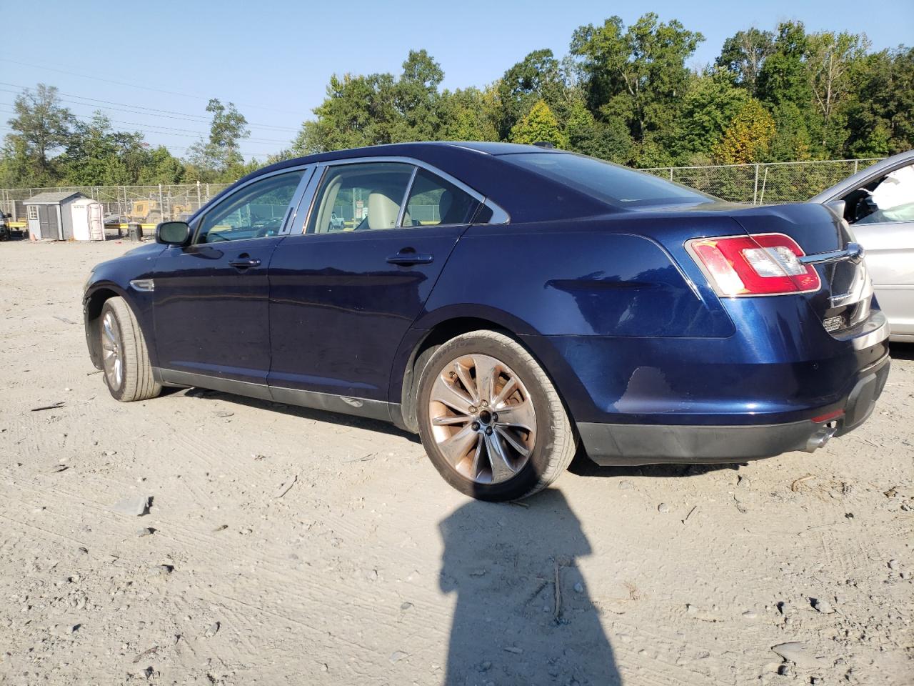 Image 2 of 2011 FORD TAURUS LIMITED 2011 with VIN 1FAHP2FW7BG114020