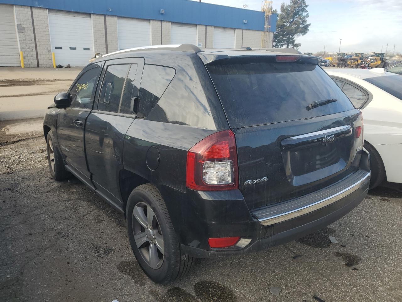 Изображение 2 2017 JEEP COMPASS LATITUDE 2017 с VIN 1C4NJDEB2HD192854