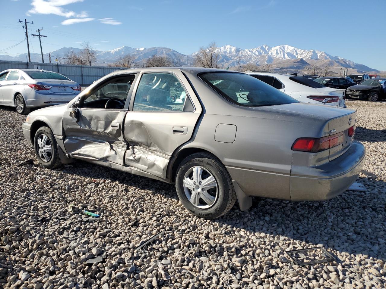 Obraz 2 z 1999 TOYOTA CAMRY CE 1999 z VIN 4T1BG22K6XU490750