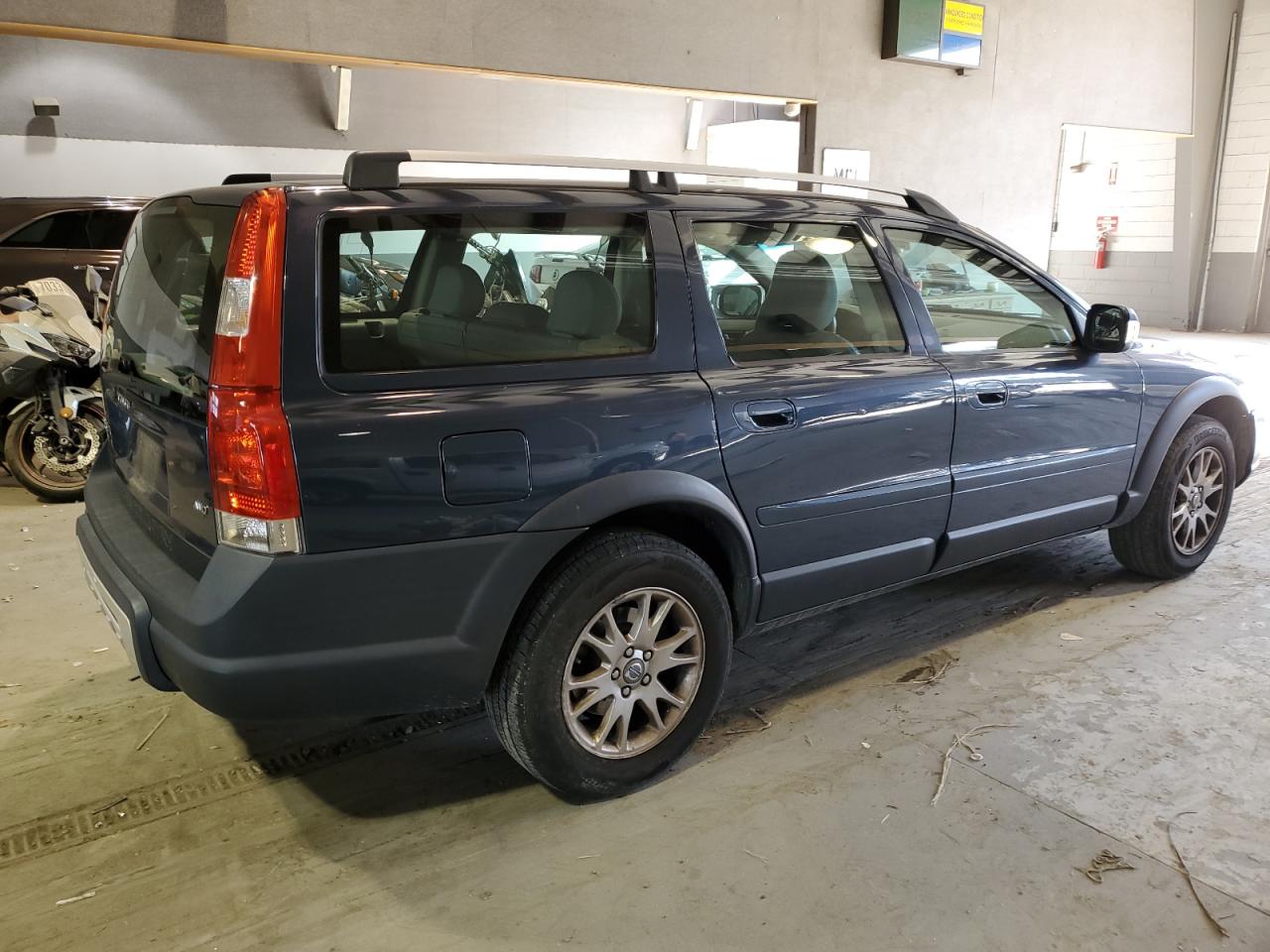 Image 3 of 2007 VOLVO XC70  2007 with VIN YV4SZ592471265151