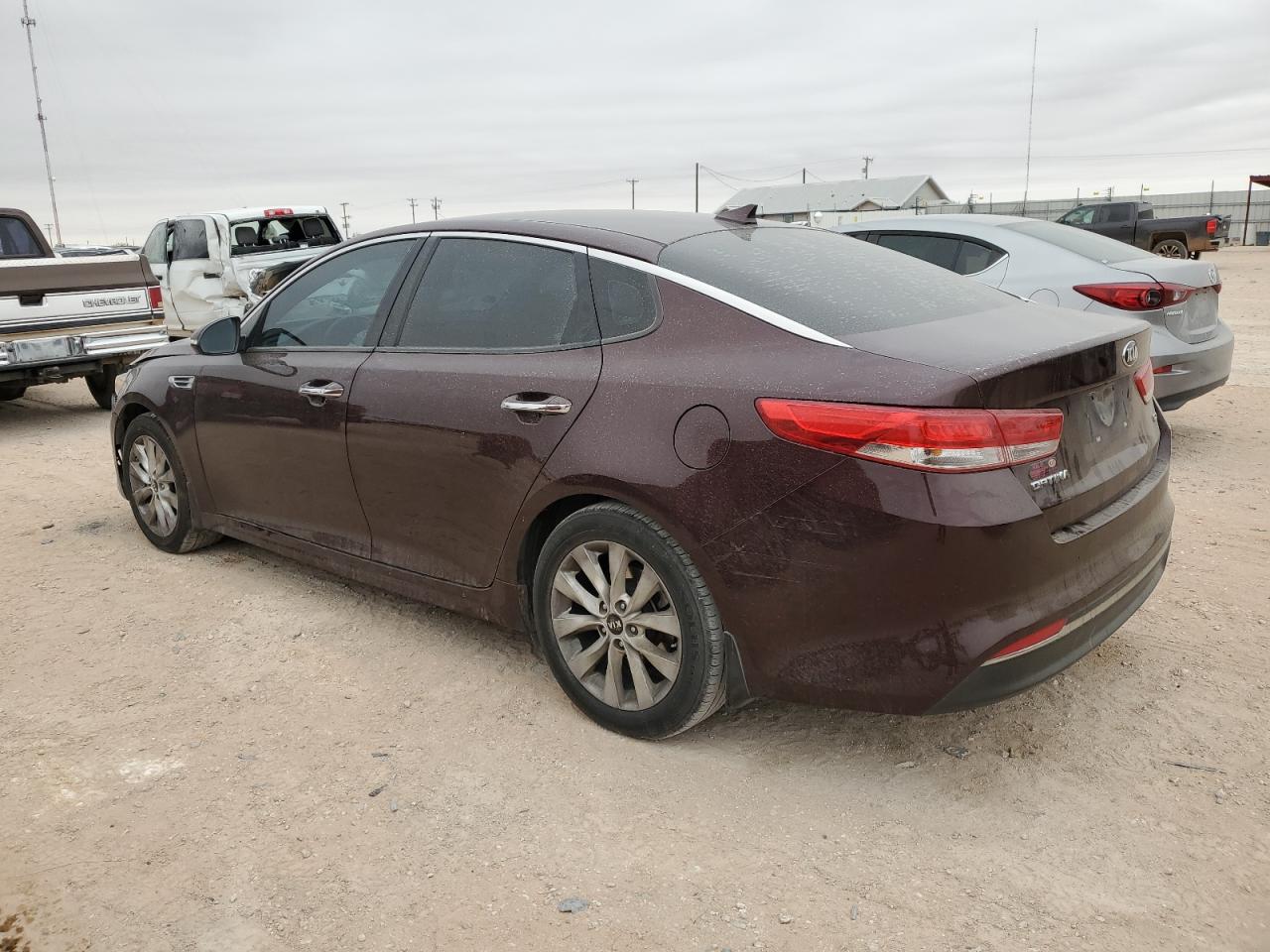 Image 2 of 2018 KIA OPTIMA EX 2018 with VIN 5XXGU4L38JG204965