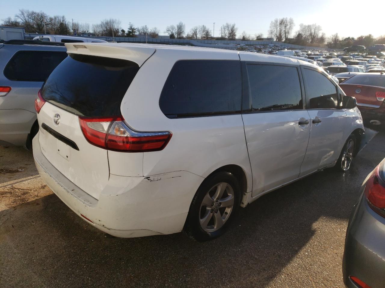 Image 3 of 2015 TOYOTA SIENNA  2015 with VIN 5TDZK3DC6FS568881