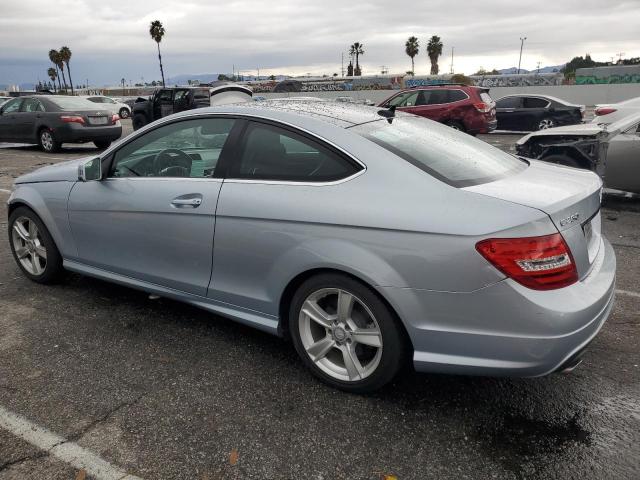 Obraz 2 z 2013 MERCEDES-BENZ C 250 2013 z VIN WDDGJ4HB9DF969510