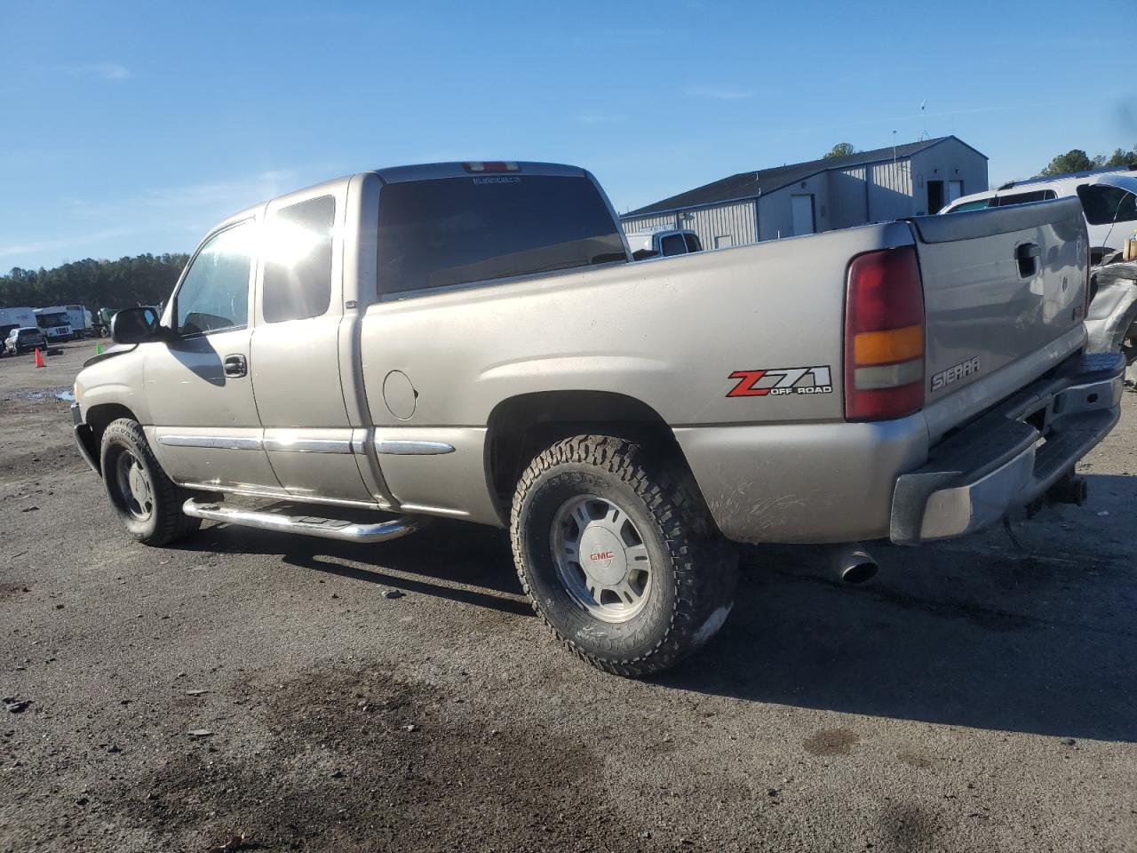 Obraz 2 z 2002 GMC NEW SIERRA K1500 2002 z VIN 2GTEK19T021423297