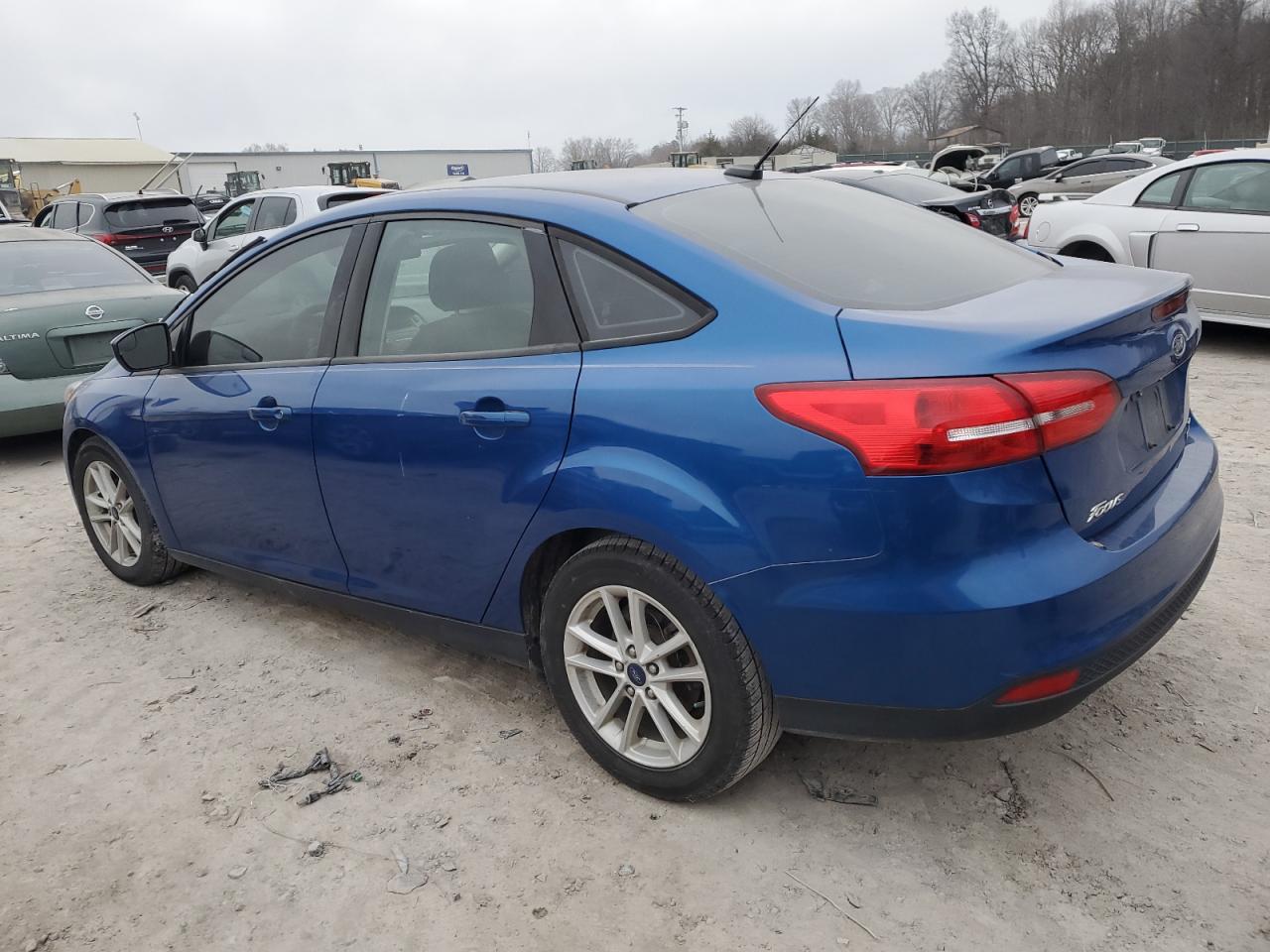 Image 2 of 2018 FORD FOCUS SE 2018 with VIN 1FADP3FEXJL275611