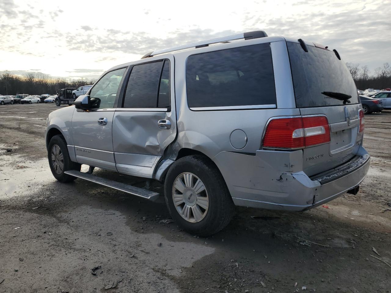 Image 2 of 2014 LINCOLN NAVIGATOR  2014 with VIN 5LMJJ2J56EEL01723